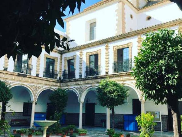 Patio de los naranjos del IES Santo Domingo